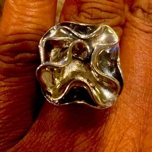 Silpada Sterling Silver Ruffle Flower Ring,